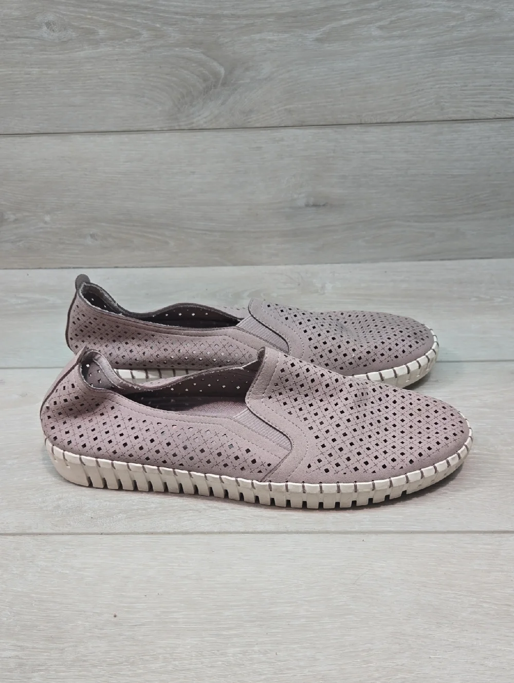 Skechers Women Air Cooled Comfort Slip-On Perforated Casual Shoe Mauve Sz 9